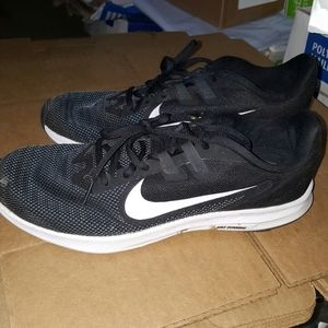 Nike Mens downshifter athletic shoes